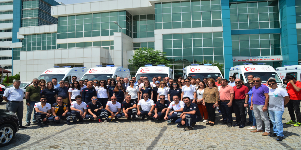 12 Yeni Ambulans Törenle İstasyonlara Dağıtıldı.